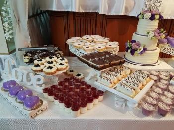 солодкий стіл на хрестини, фуршетний стіл солодкий