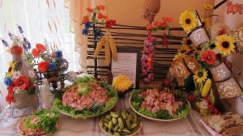 селянський стіл, фуршетний стіл